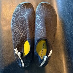 Fanture Women's Water Shoes - Black and Gray